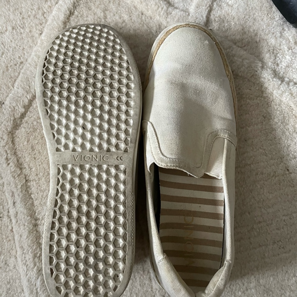Vionic Slip-on Shoe - Picture 2 of 2